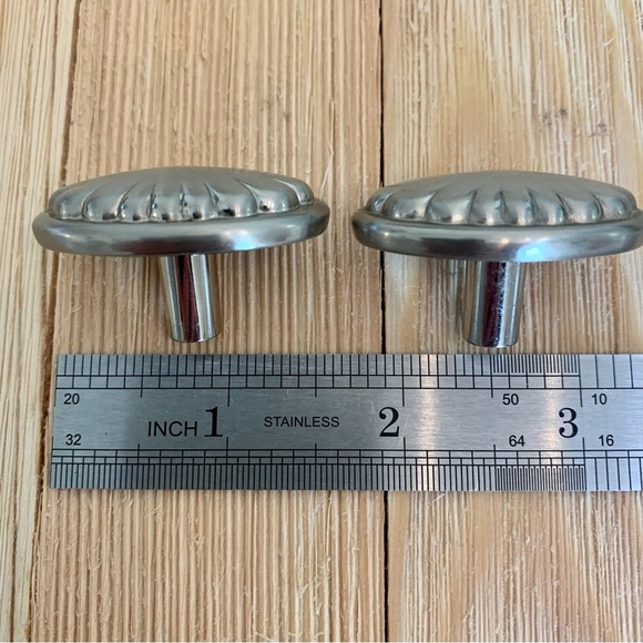 Set of 2 Satin Nickel Oval Shell Knob Cabinet Pulls Flower Drawer Knobs Hardware - Picture 8 of 10